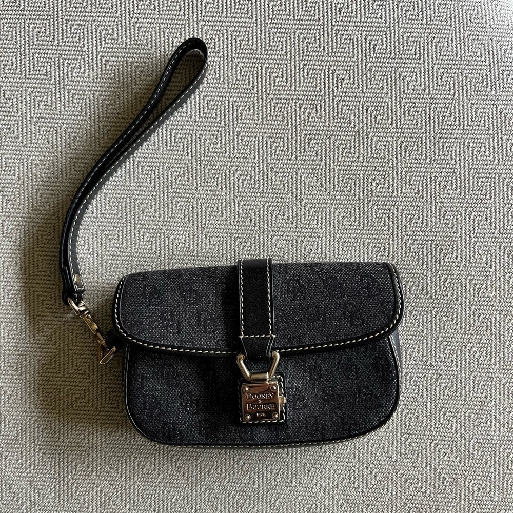 DOONEY & BOURKE Signature Push Lock Flap Wristlet Grey Jacquard Black Lthr